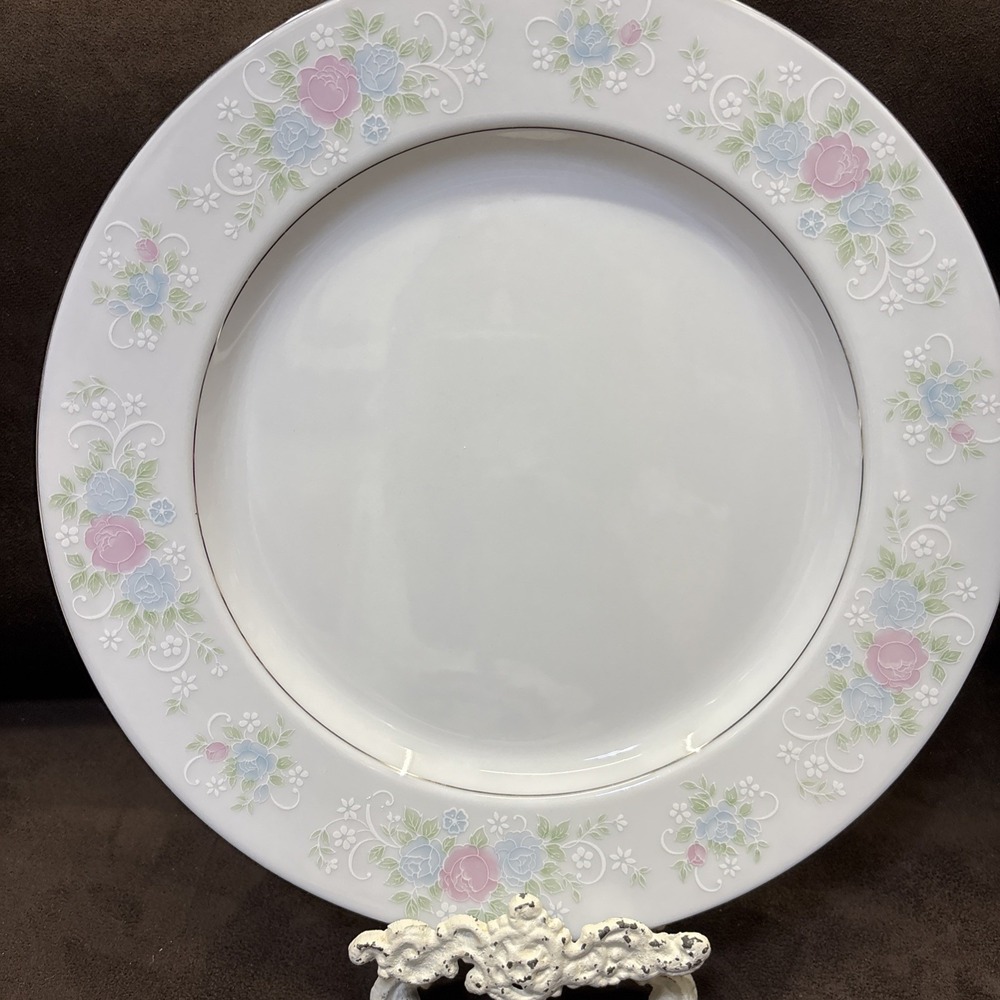 1 Vtg Porcelain China Garden Prestige Dinner Plate 10 1/2"